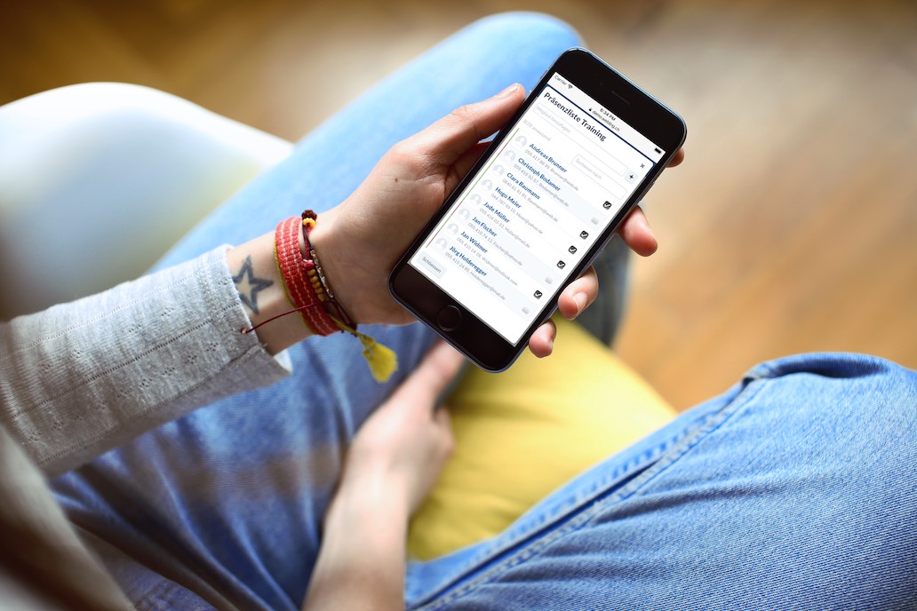 Präsenzliste auf einem Smartphone